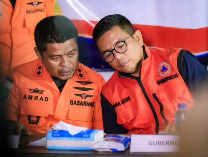Kepala Kantor SAR Banten Al Amrad (kiri) bersama Gubernur Andra Son (kanan). Foto : Ist