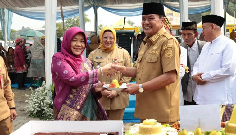 Bupati Tangerang Moch. Maesyal Rasyid bersama Wakil Bupati Intan Nurul Hikmah pada acara peringatan HUT ke-15 RSUD Balaraja, Selasa (22/9/2026). Humas Kab. Tangerang