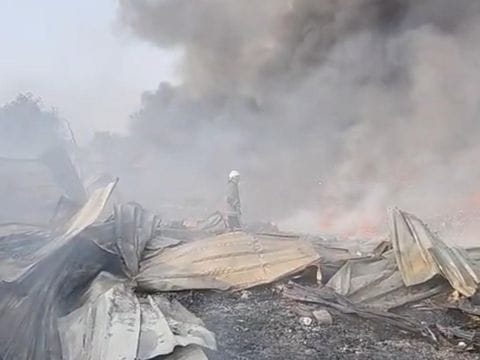 Kebakaran Lapak di Srengseng Raya, Kembangan, Jakarta Barat, sejak Sabtu (5/9/2026). Foto : Ist