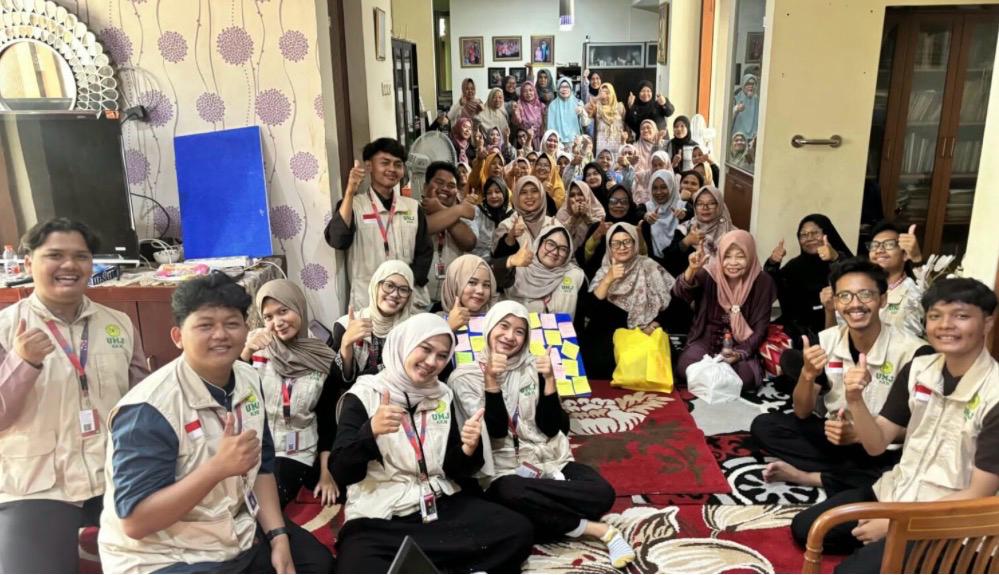 EDUKASI HUKUM - Mahasiswa UMJ KKN di Pondok Aren dengan memberikan edukasi tentang hukum.