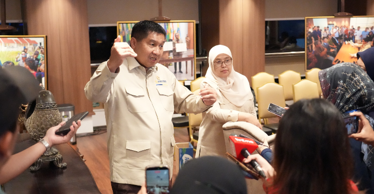 Menteri PKP Maruarar Sirait saat konferensi pers. Foto : Ist