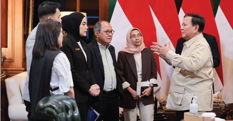 Presiden Prabowo saat diskusi dengan wartawan senior di Hambalang. Foto : Ist