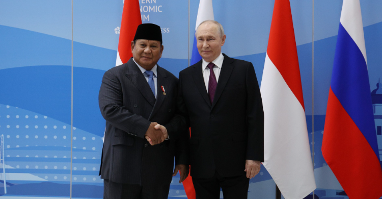 Presiden Prabowo dan Presiden Rusia Vladimir Putin. Foto : Ist