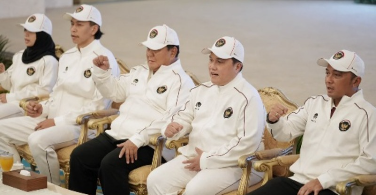 Presiden Prabowo dan Menpora Erick Thohir pada acara pelepasan Kontingen Indonesia pada Event Asian Games 2026. Foto : Ist