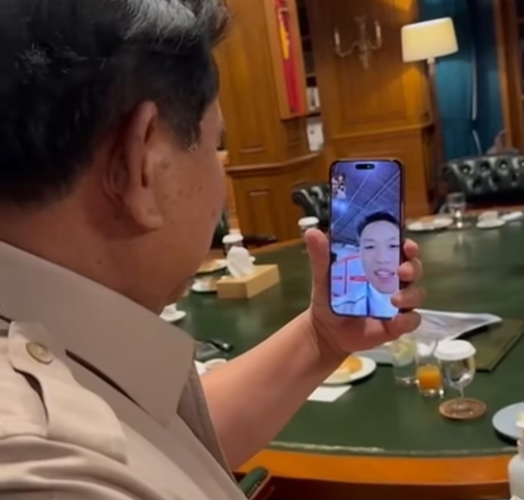 Presiden Prabowo melakukan video call setelah sang atlet meraih medali emas pada Asian Games Aichi-Nagoya 2026. Foto : IG