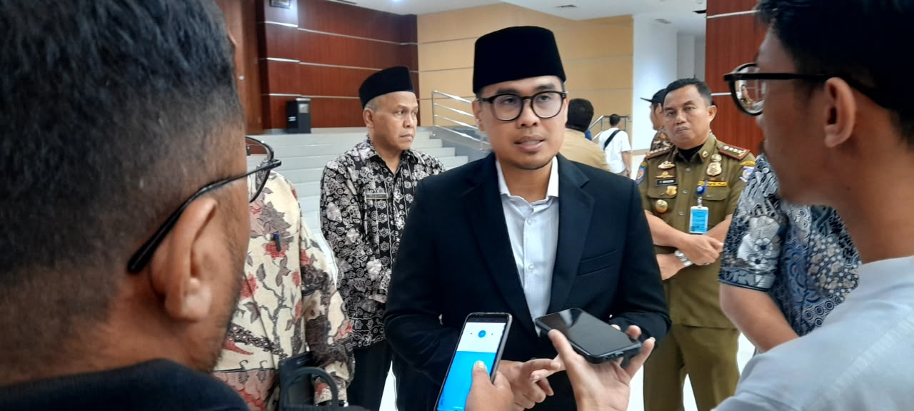 PROGRAM PEMBANGUNAN - Wakil Wali Kota Tangsel Pilar Saga Ichsan saat menjawab pertanyaan wartawan terkait progres pembangunan Tangsel.