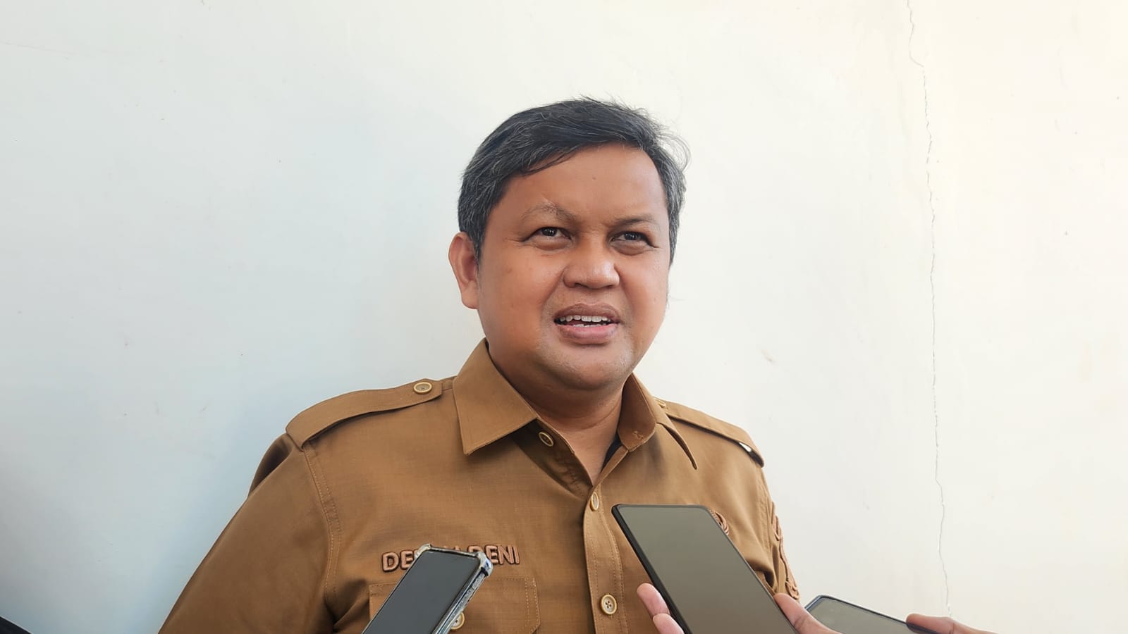 Kepala Dinas Pendidikan dan Kebudayaan (Dindikbud) Kota Tangsel Deden Deni. (Dok. Tangsel Pos)