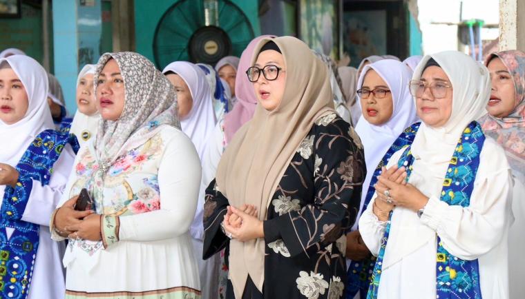 Wakil Bupati Tangerang Intan Nurul Hikmah saat menghadiri Maulid Nabi Muhammad SAW 1448 H di Pondok Pesantren Terpadu Daarul Mubtadi-in, Desa Gandasari, Kecamatan Jayanti, Sabtu (5/9/2026). Foto : Humas Kab. Tangerang
