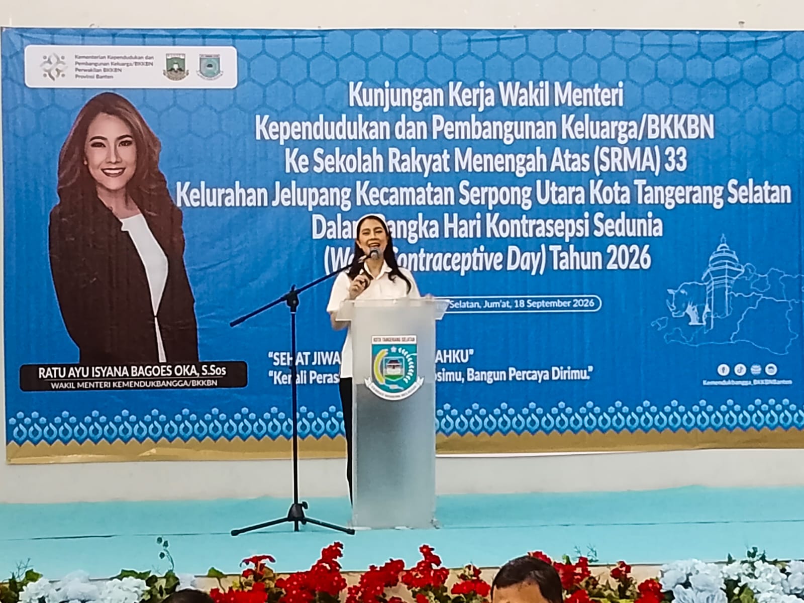 Wakil Menteri Kemendukbangga/BKKBN Ratu Ayu Isyana Bagoes Oka menghadiri Kunjungan Kerja dalam rangka Hari Kontrasepsi Sedunia 2026 di Sekolah Rakyat Menengah Atas (SRMA) 33, Jelupang, Serpong Utara, Tangsel, Jumat (18/9/2026). (Foto: tangselpos.id/lim)