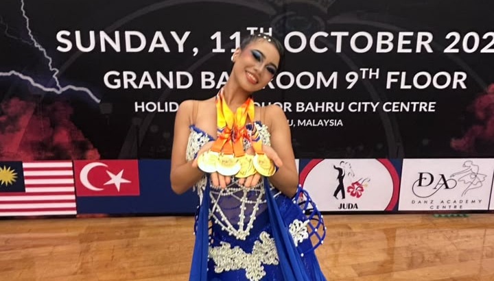 DANCESPORT. Atlet dancesport asal Tangerang Selatan (Tangsel), Audy Zhafirah Putri Siswi, Tampil gemilang berhasil menyabet 8 medali di Malaysia