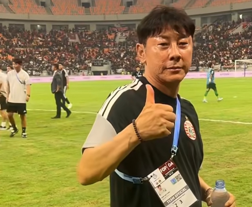 Pelatih Persija Shin Tae-yong. Foto : Ist