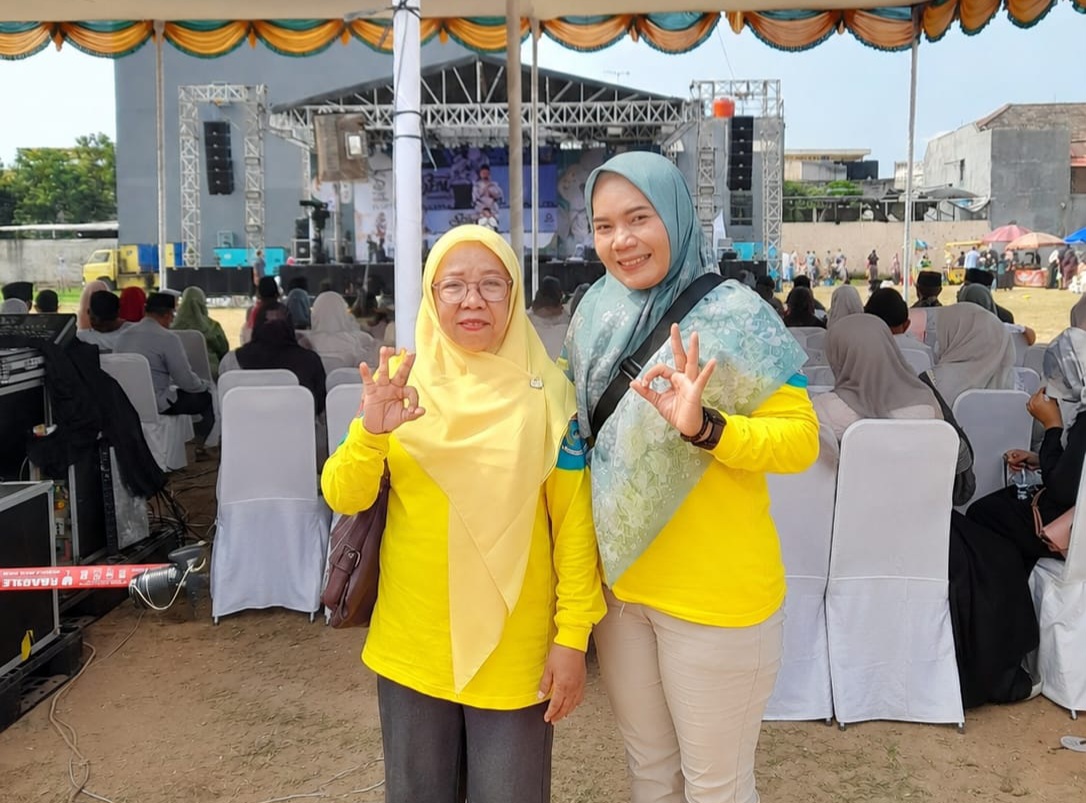 Sri Kusmiati dan Indah Maharani perwakilan Dinas Lingkungan Hidup wilayah Jurangmangu Timur, Foto: Alifah