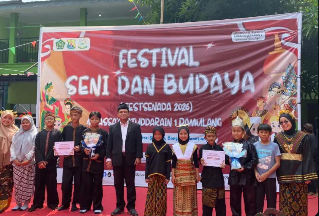KEBUDAYAAN - (MI) Assa’adatuddarain 1 Pamulang, Kota Tangsel, mengikuti Festival Seni dan Budaya (FESTSENADA) Tahun Ajaran 2026/2027.