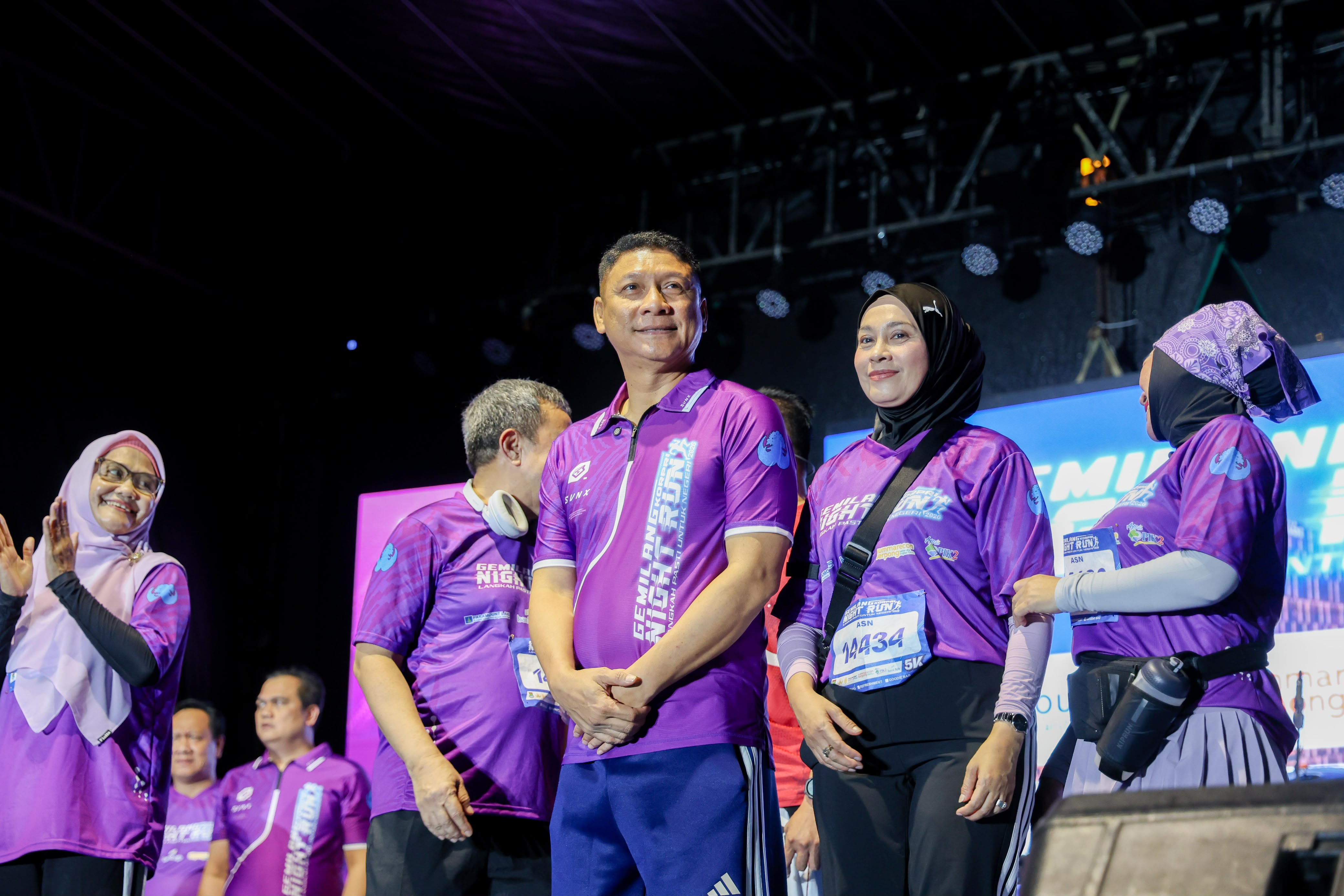 Sekretaris Daerah (Sekda) Provinsi Banten Deden Apriandhi saat menghadiri acara Gemilang Korpri Night Run 2026 di Gading Serpong, Tangerang, Sabtu (10/10/2026) malam. Foto : Humas Pemprov