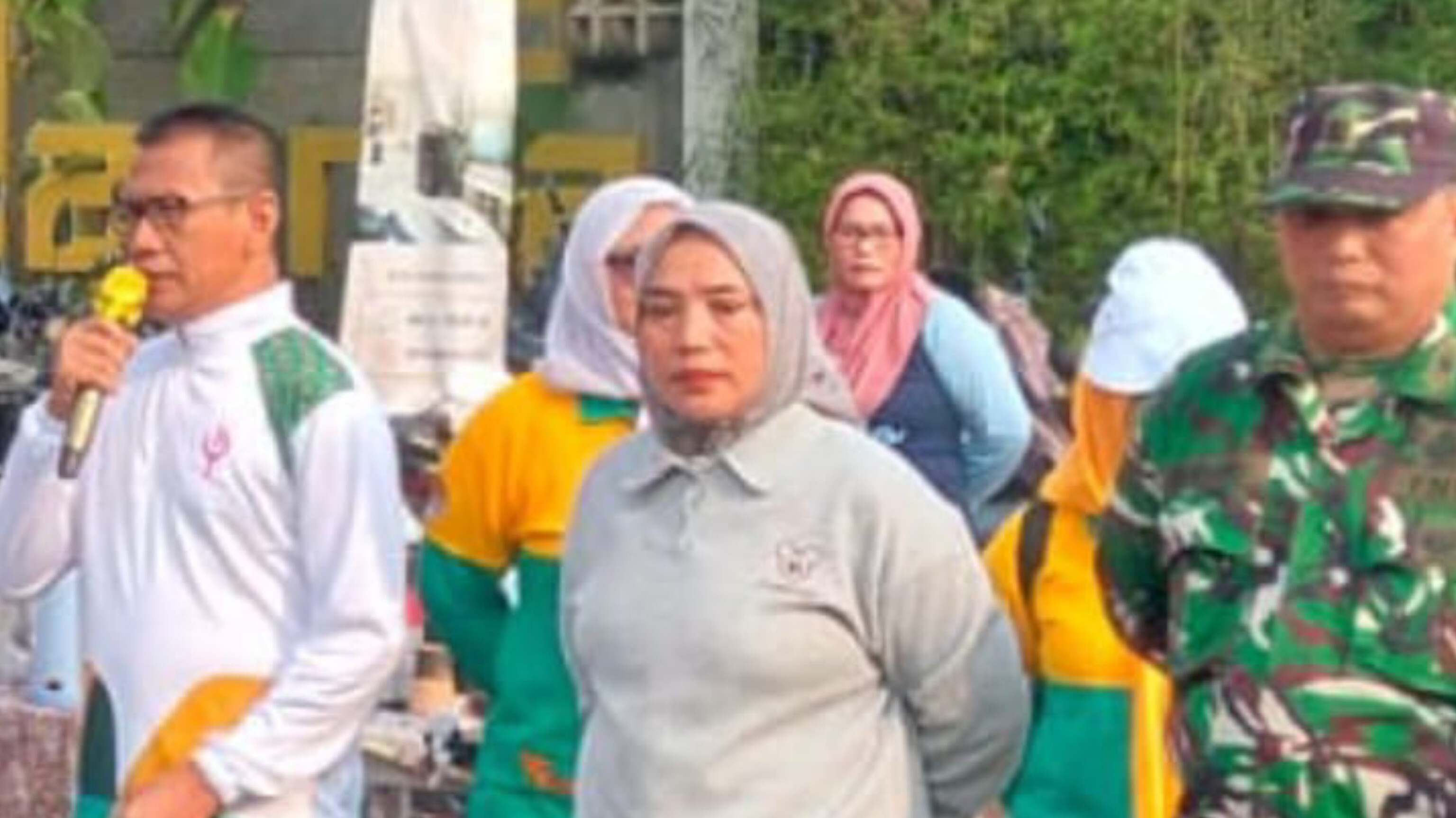 Warga kompak rayakan World Clean Up Day 2025 di Ciputat, Sabtu (27/9/2025). (Ist)