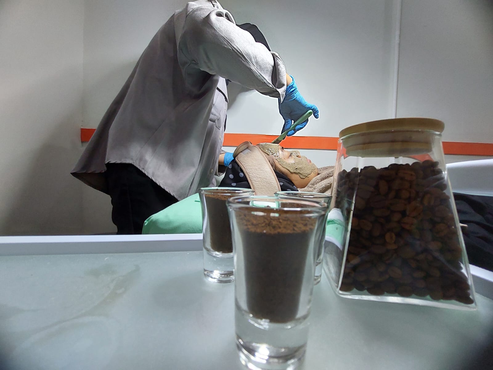 Perawatan kecantikan berbahan dasar kopi di Beauty Lo Coffee. (tangselpos.id/rmn)