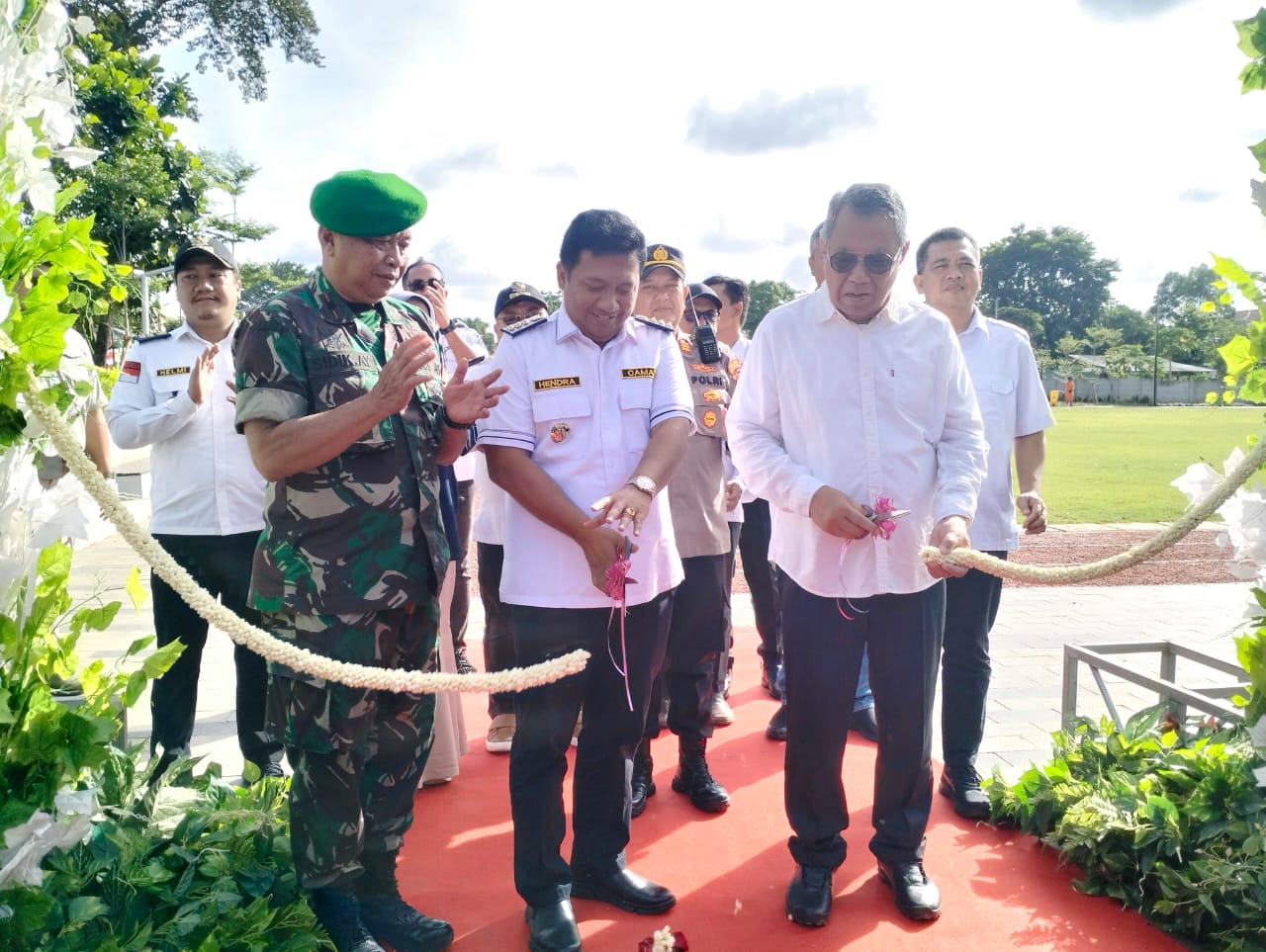 Benyamin Davnie Resmikan Alun-alun Pondok Aren. (tangselpos.id/ay)