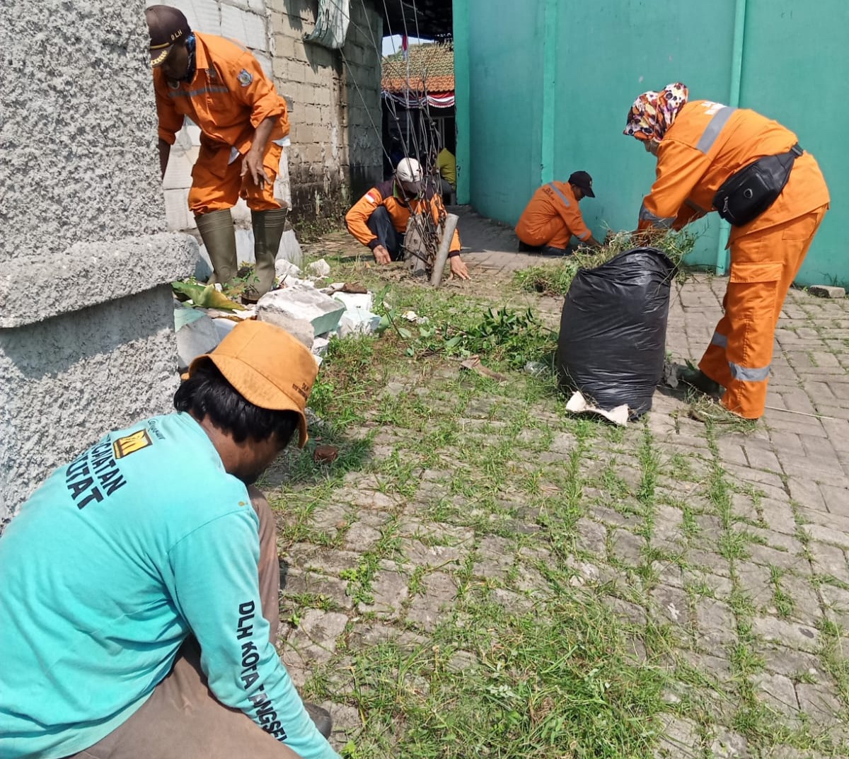 Bersih-bersih Pesapon Korwil Ciputat dan DLH Tangsel.