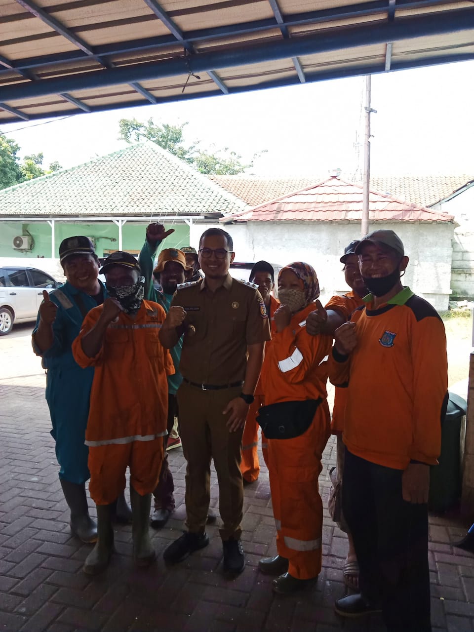 Bersih-bersih Pesapon Korwil Ciputat dan DLH Tangsel.