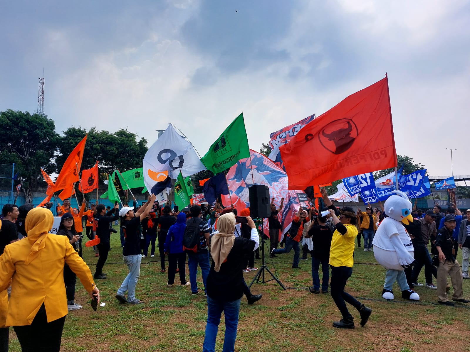 Euforia Perhelatan Kirab Pemilu 2023 di Kota Tangerang Selatan Euforia Perhelatan Kirab Pemilu 2023 di Kota Tangerang Selatan. (tangselpos.id/rmn)