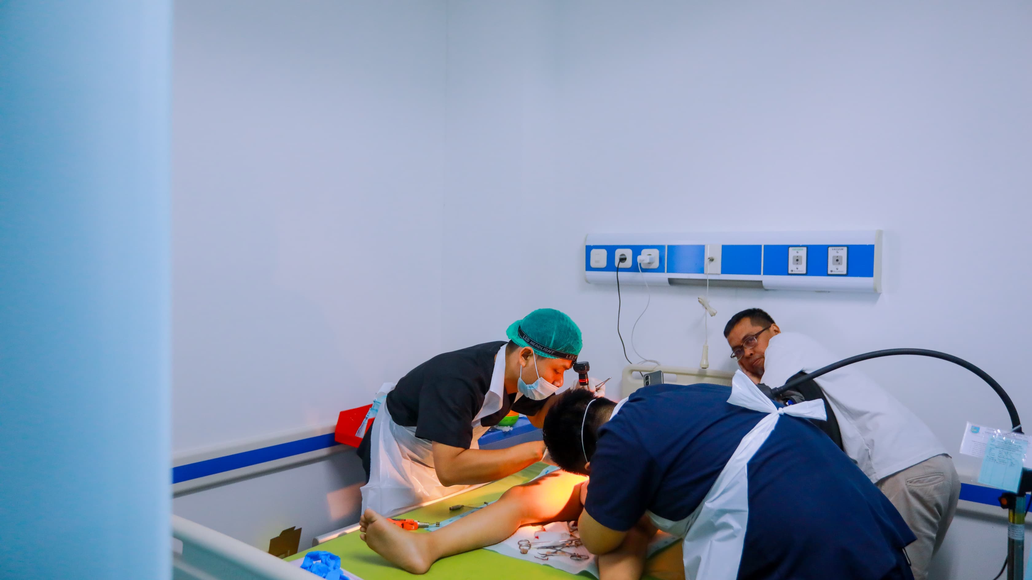 Bambang Noertjahjo, membuka pelaksanaan Khitanan Massal di RSUD Pondok Aren. Rabu (18/6). (tangselpos.id/irm)
