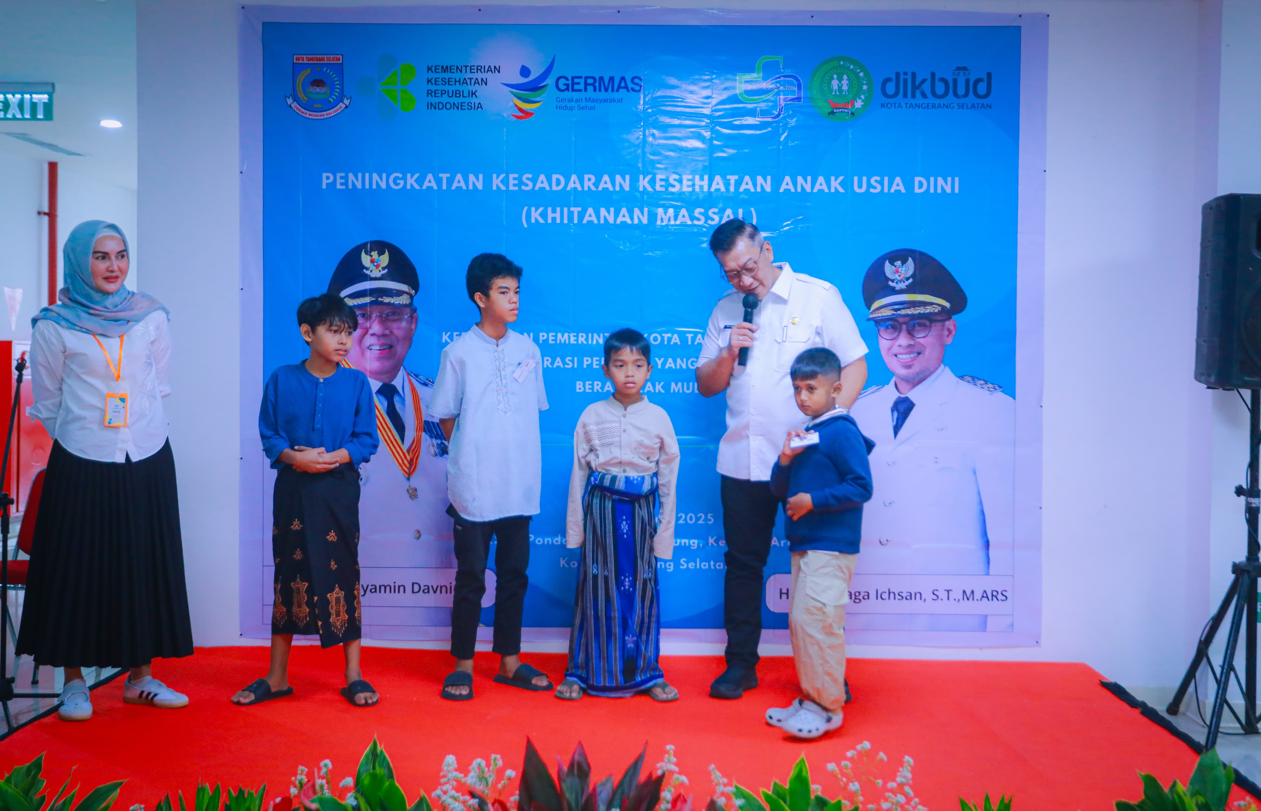 Bambang Noertjahjo, membuka pelaksanaan Khitanan Massal di RSUD Pondok Aren. Rabu (18/6). (tangselpos.id/irm)