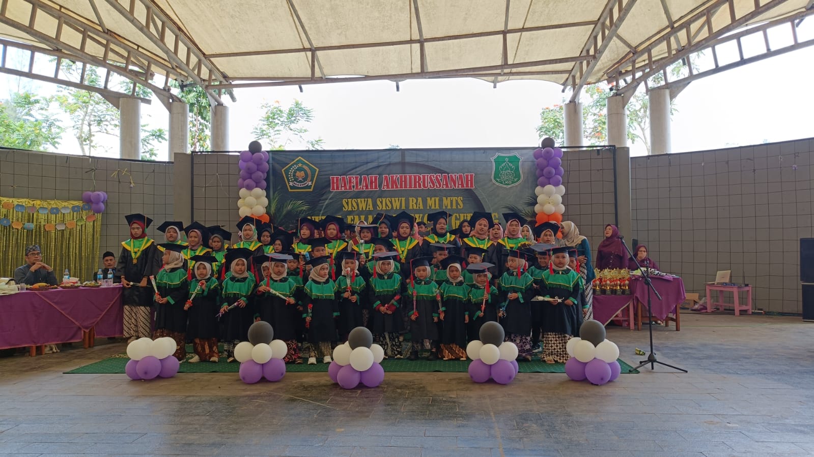 Acara berlangsung di Gedung Amphitheater Gelanggang Seni dan Budaya Taman Jaletreng, Serpong, Senin (16/6). (tangselpos.id/irm)