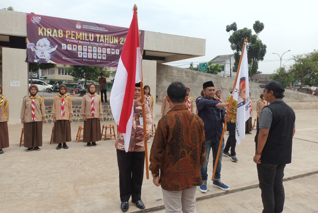 Kirab Pemilu di alun-alun Pamulang. (tangselpos.id/lim)