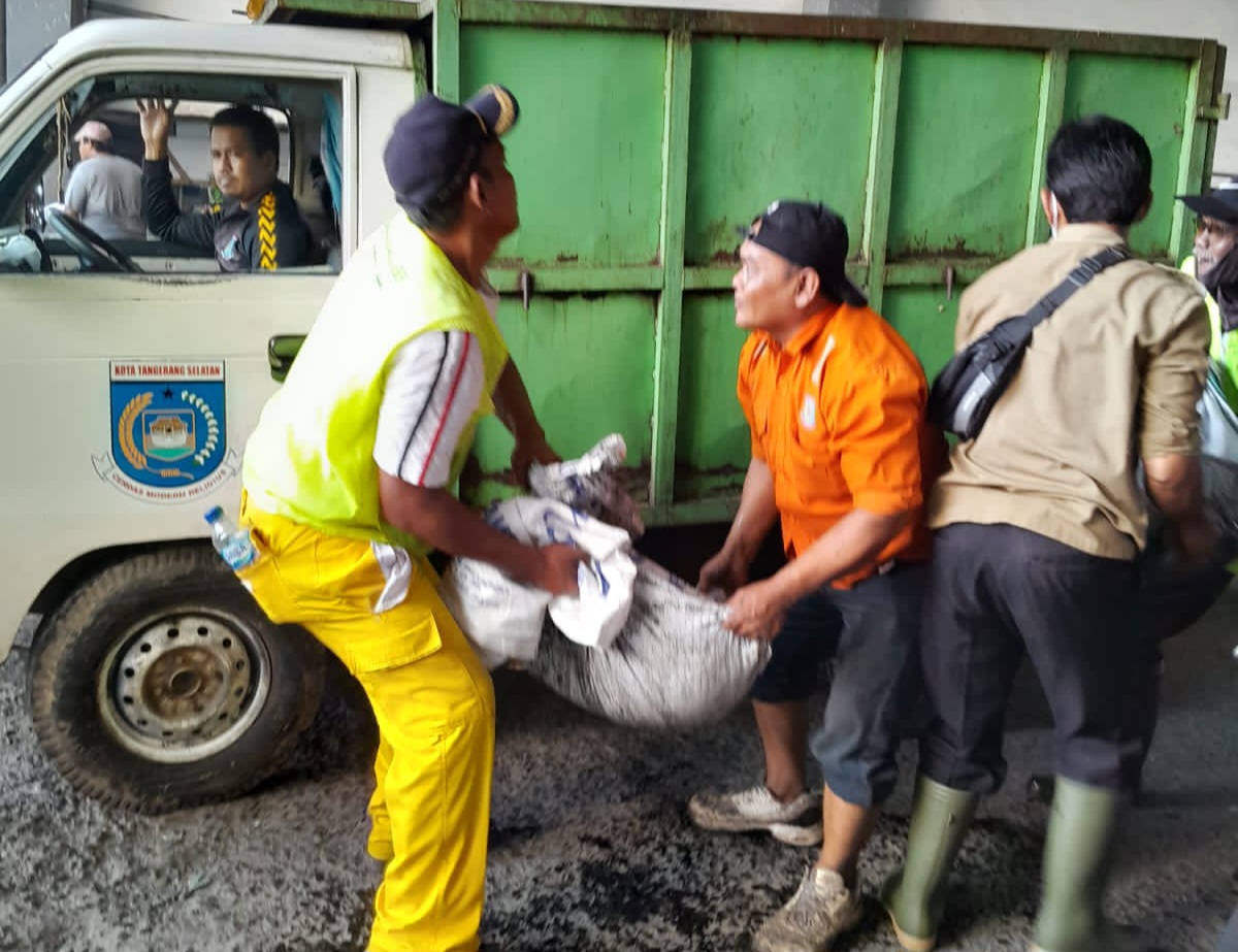 Kodim 0506/Tangerang, Gelar Karya Bakti dan Penanaman Pohon di Wilayah Koramil 05 Ciputat. (tangselpos.id/ist)