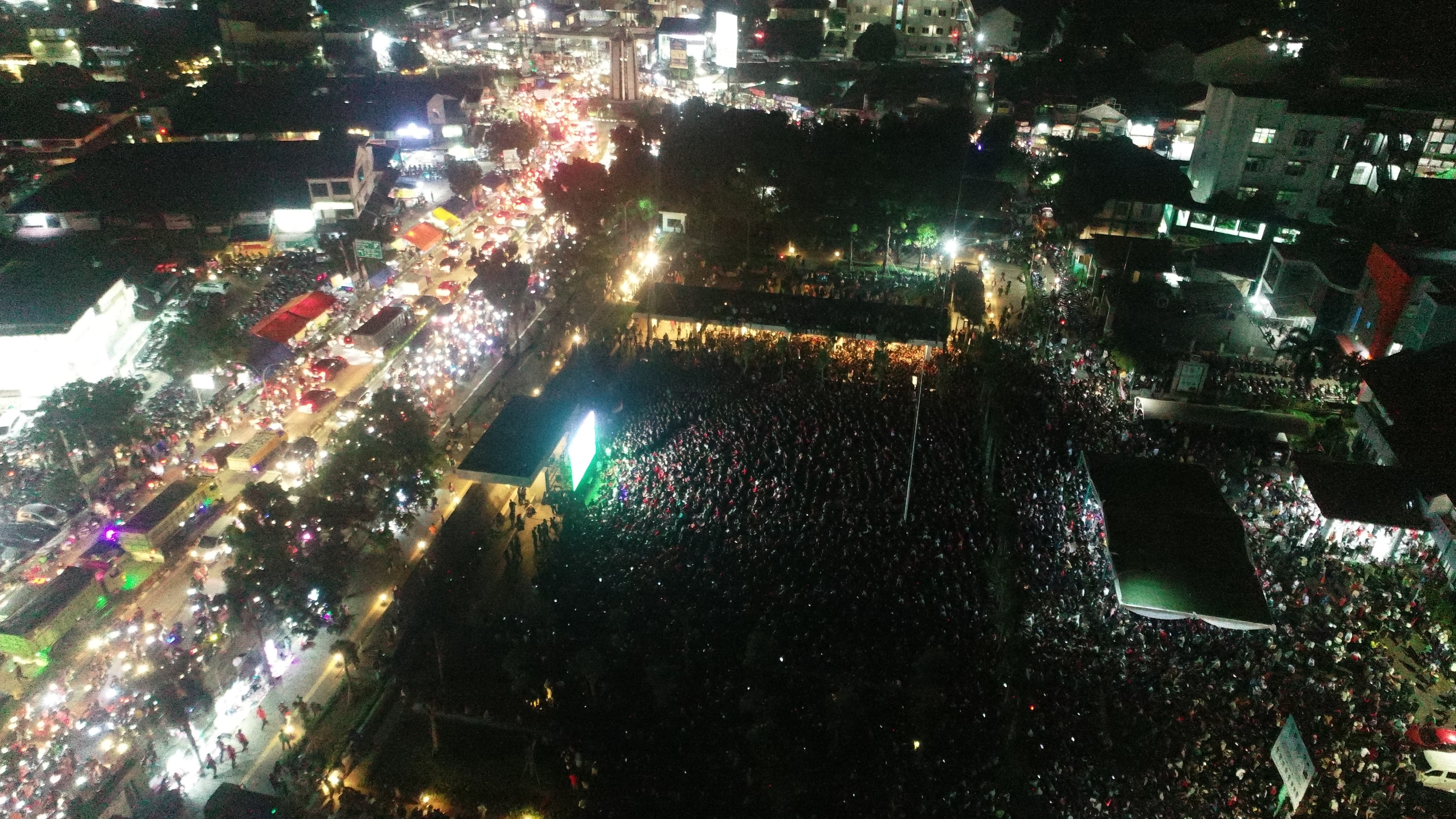 Kondisi nobar di Alun -Alun Pamulang, Senin (29/4). (tangselpos.id/irm)