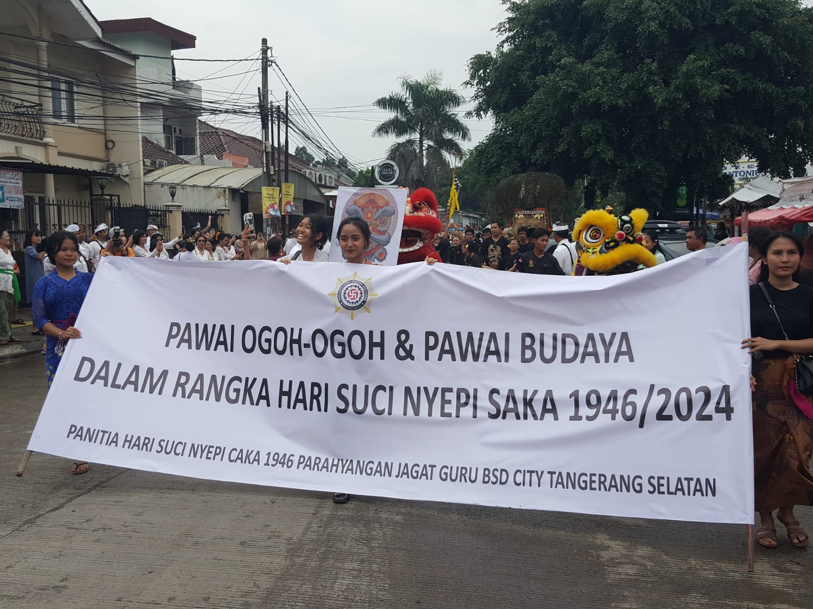 Pawai Ogoh-ogoh dan Budaya di Pura Parahyangan Jagat Guru BSD. (tangselpos.id/gema)