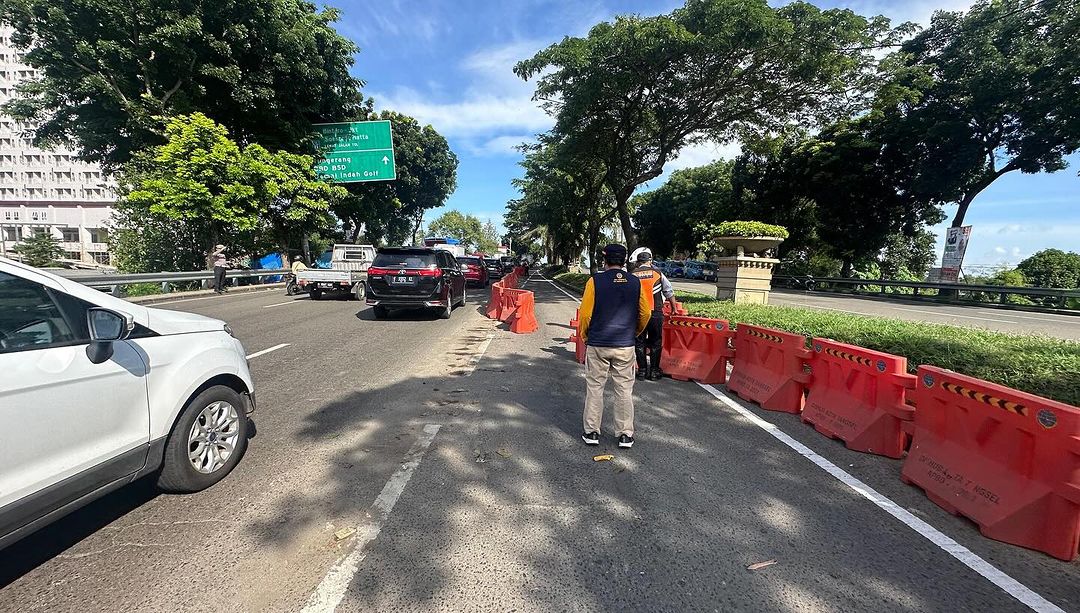 Penutupan U Turn Rawa Buntu, Serpong, Tangsel, Sabtu (20/01/2024). (Dok. Satlantas Polres Tangsel)