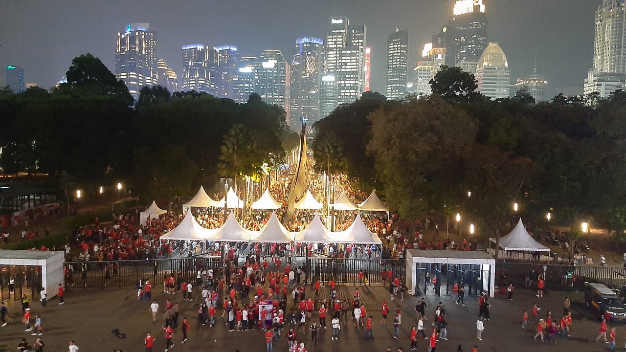 Nampak antusias para suporter timnas u23 saat menyaksikan pertandingan Final Aff u23. Pada partai final ini Timnas U23 Indonesia akan melawan Timnas U23 Vietnam di Stadion GBK, Jakarta, Selasa (19/7/2025). (tangselpos.id/irw)