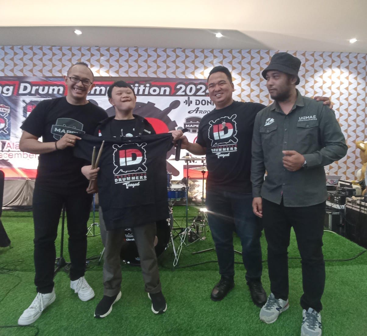 Puluhan drummer muda ramaikan keseruan Tangerang Drum Competition di Alam Sutera, Sabtu (7/12). (tangselpos.id/rmn)