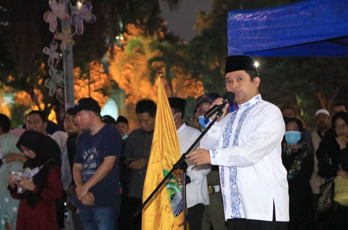 Pelepasan Calon Jama?ah Haji Kloter 2 oleh Wali Kota Tangerang di Komplek Masjid Raya Al-Azhom Komplek Pusat Pemerintahan Kota Tangerang, Sabtu (11/6/2022). (tangselpos.id/sh)