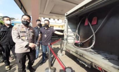 Mobil boks yang dimodifikasi untuk menimbun solar. (Ist)