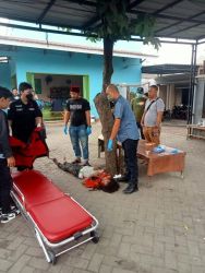 Penemuan Pria Diduga Mabuk Berat di pinggir jalan Iskandar Muda Gg. Mayang, Kelurahan Kedaung Wetan, Kecamatan Neglasari, Kota Tangerang, pada Jum?at, (17/6/2022). (Ist)