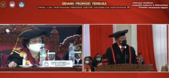 Ketum PDIP Megawati saat menjadi penguji di Universitas Unhan RI. (Ist)