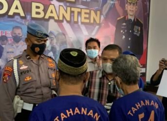 US dan SHJ saat berada di Polda Banten. (Ist)