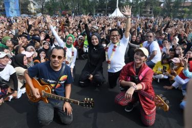Antusiasme Besar Masyarakat Tangerang Saat Hadiri Konser Kebangsaan Muhaimin di Lapangan Ahmad Yani, Alun-alun Kota Tangerang, pada Minggu, (12/6/2022). (tangselpos.id/Ist)