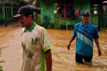 Banjir yang melanda 3 Kampung di Pandeglang belum tersebut bantuan.. Foto : Istimewa