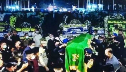 Jenazah Almarhum Eril di Gedung Pakuan disambut salamat serta isak tangis para takjiah. Foto : Istimewa