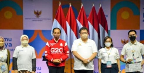 Presiden Jokowi pada acara Temu Raya Alumni Program Kartu Prakerja di Sentul International Convention Center. (Ist)