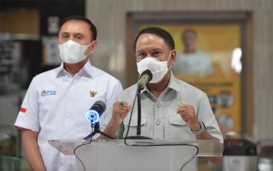 Menpora Zainudin Amali (kanan) bersama Ketum PSSI Mochamad Iriawan (kiri). Foto : Istimewa