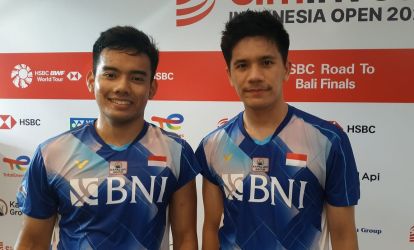 Pramudya/Yeremia sukses menaklukkan peraih medali emas Olimpiade Tokyo Lee Yang/Wang Chi-Lin dan melaju ke perempat final. Foto : Istimewa