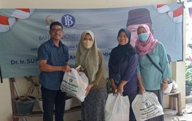 Penyaluran ribuan paket sembako bagi masyarakat Tangsel oleh Wakil Ketua DPR RI, Sufmi Dasco Ahmad. (tangselpos.id/rmn)