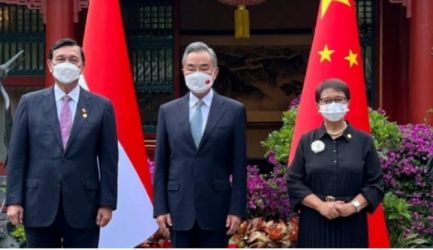 Menteri Marves Luhur Pandjaitan, Menteri Luar Negeri China dan Menteri Luar Negeri Retno Marsudi. (Ist)