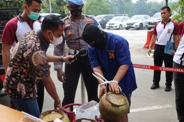 MU pelaku suntik gas berhasil diamankan Ditreskrimsus Polda Banten. (Dok. Humas Polda Banten)