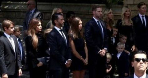 Seluruh keluarga Donald Trump hadir pada pemakaman Ivana Trump di New York City. (Ist)