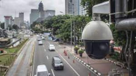 Salah satu perangkat kamera tilang ETLE yang terpasang di traffic light. Foto : Humas Polda Banten
